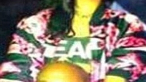 Incredibil! La cel mai mare festival de muzica din America, Coachella, Rihanna a scos un plic cu droguri si le-a pus in capul unui barbat!