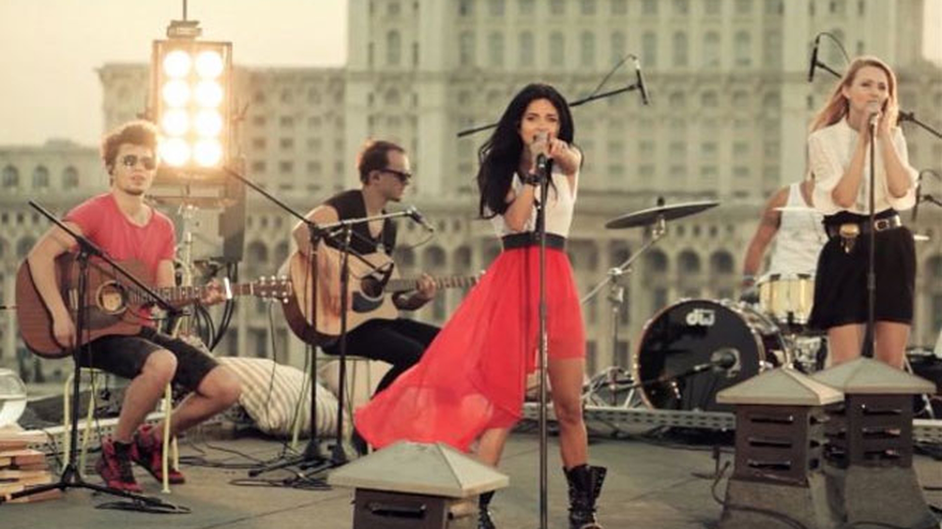 VIDEO Inna promoveaza Bucurestiul si Casa Poporului in cel mai nou clip al ei! N-a uitat ca e romanca!