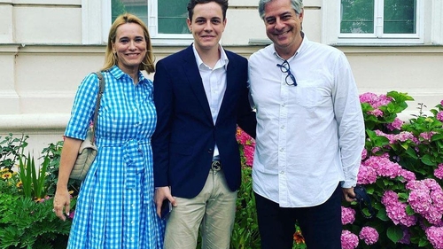 Băiatul Andreei Esca a plecat de acasă! Aris Eram a luat decizia să părăsească România la 18 ani pentru a studia afacerile într-o țară din Vest