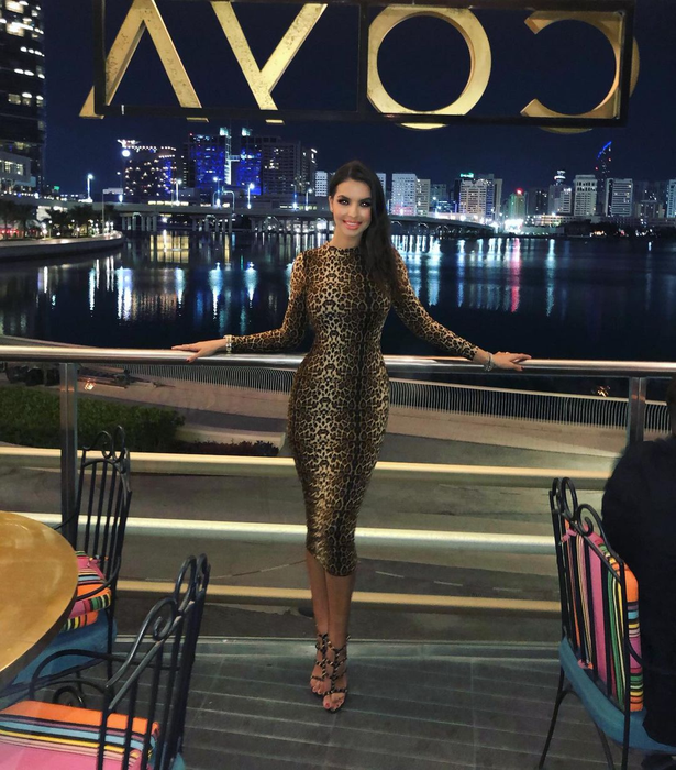 Sandra și Adrian Mutu au “fugit” din București! Avem fotografia care îi dă de gol + GALERIE FOTO incendiară cu sexy-bruneta