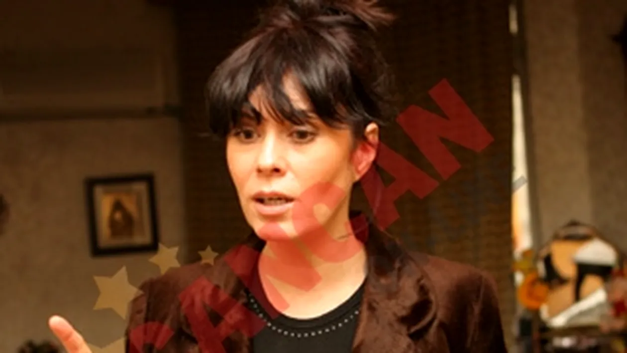 VIDEO Fostul iubit al Marianei Moculescu si-a cerut scuze in genunchi