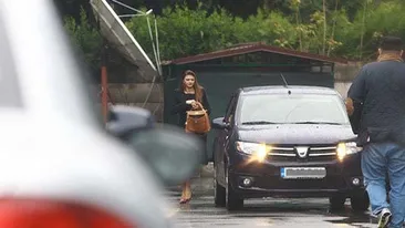 Sora Monicăi Gabor trăieşte pe picior mare! Poartă nonstop 8000 de euro la ea!