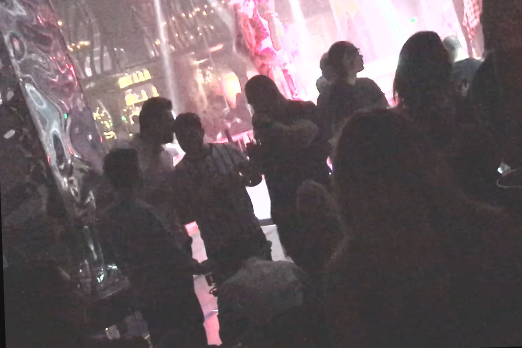 Cătălin Moroșanu s-a anturat în club la 3 dimineața cu o…