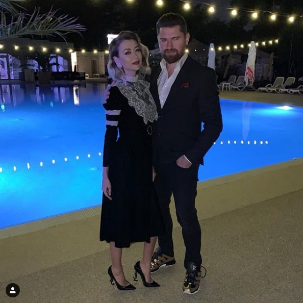 Denisa Tănase de la Bambi se căsătorește din nou. Când va deveni soția lui Mircea Brânzei
