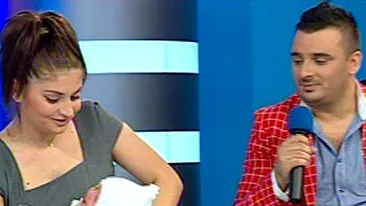 Liviu Guta si-a adus fetita pentru prima oara in direct! Vezi aici primele imagini cu bebe!