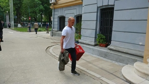 Bărbatul care a pierdut pariul cu Dragnea a plecat din țară!