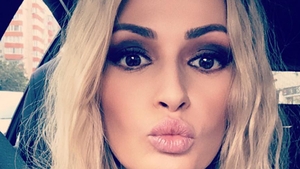 S-a scris că s-au iubit cu acelaşi bărbat şi au dat nas în nas la o emisiune TV! Cum au reacţionat ALINA CRIŞAN şi DIANA MUNTEANU