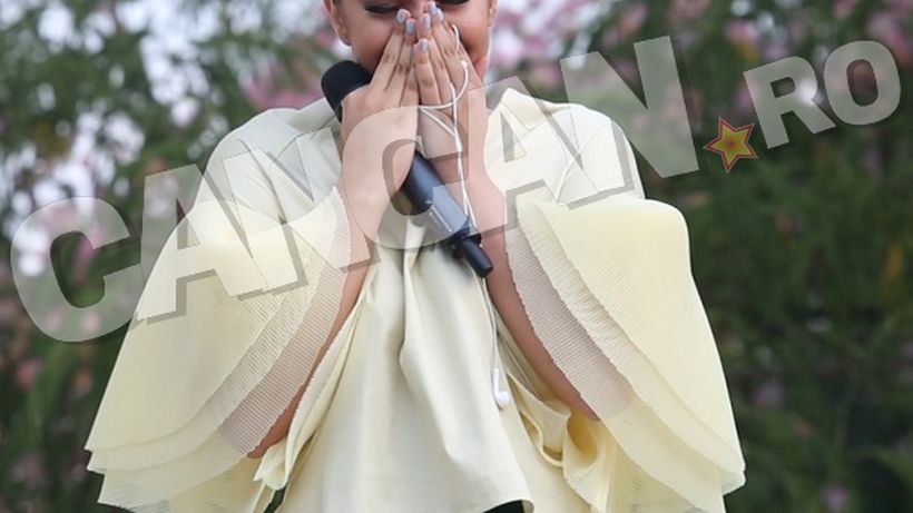 BETTY SALAM a izbucnit în plâns în timpul unui concert! Momentul i-a emoţionat pe toţi cei prezenţi