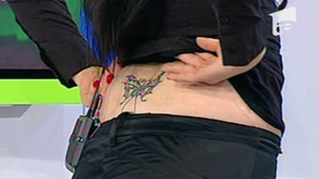 VIDEO Vecina de la Neata si-a aratat chilotii in emisiune! Are tatuat un fluture ca Daniela Crudu