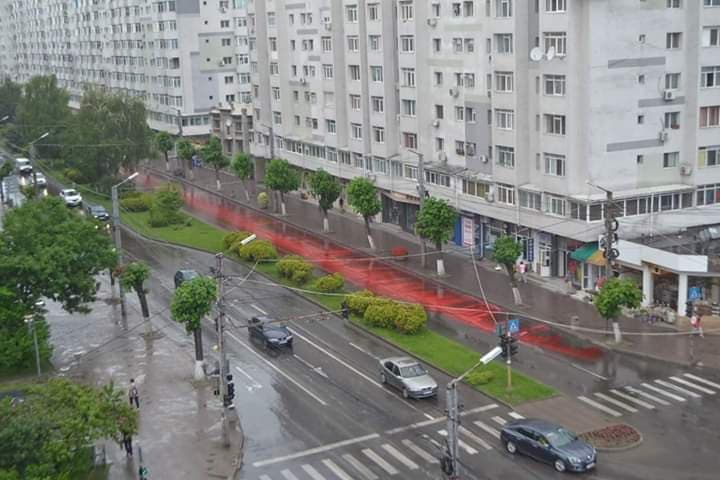 Strada s-a înroșit pur și simplu