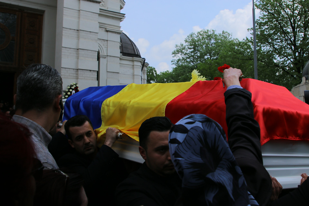 Anamaria Prodan, prima apariție în public după ce și-a înmormântat mama. Cum a fost fotografiată