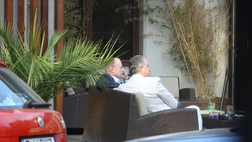 Edy de Romania, intalnire de taina intr-un parc din Bucuresti! Milionarul a tras cu urechea la o discutie telefonica