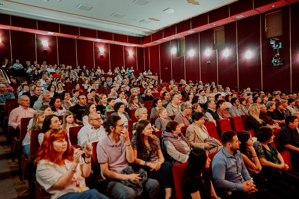 Festivalul „Ion Dichiseanu” transformă Adjudul în capitala teatrului și muzicii. Programul complet al ediției din 2026