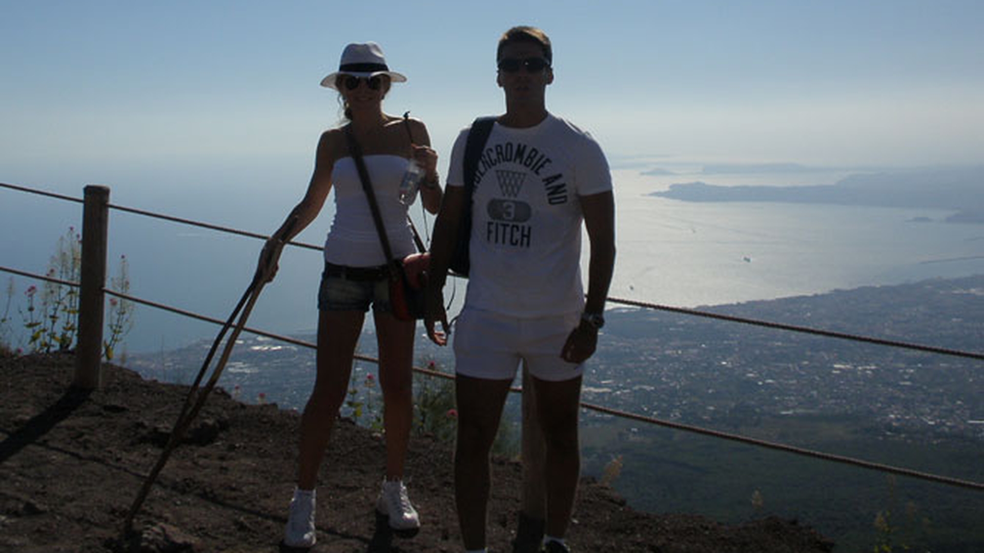 Deasupra tuturor! Mircea Badea si Carmen Bruma au vizitat Vezuviul si Insula Capri!