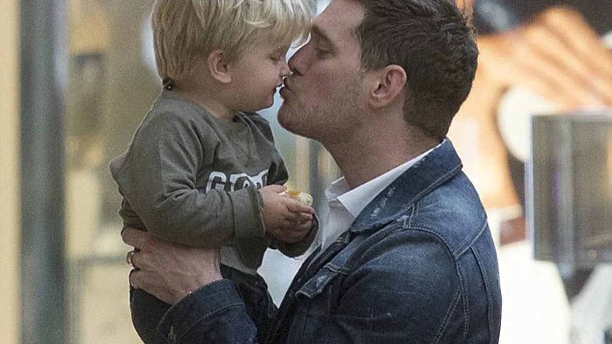Celebrul MICHAEL BUBLE le-a dat tuturor fanilor o veste bună despre băieţelul său de numai trei ani care se luptă cu cancerul