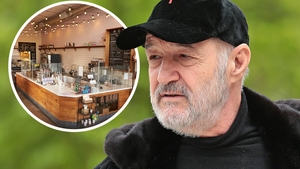 Scenă de groază la mall: fiica lui Becali s-a ascuns într-o cofetărie de frica unui obsedat!  ”I-a spus că a vorbit cu Dumnezeu și dorește ca aceasta să fie soția lui”