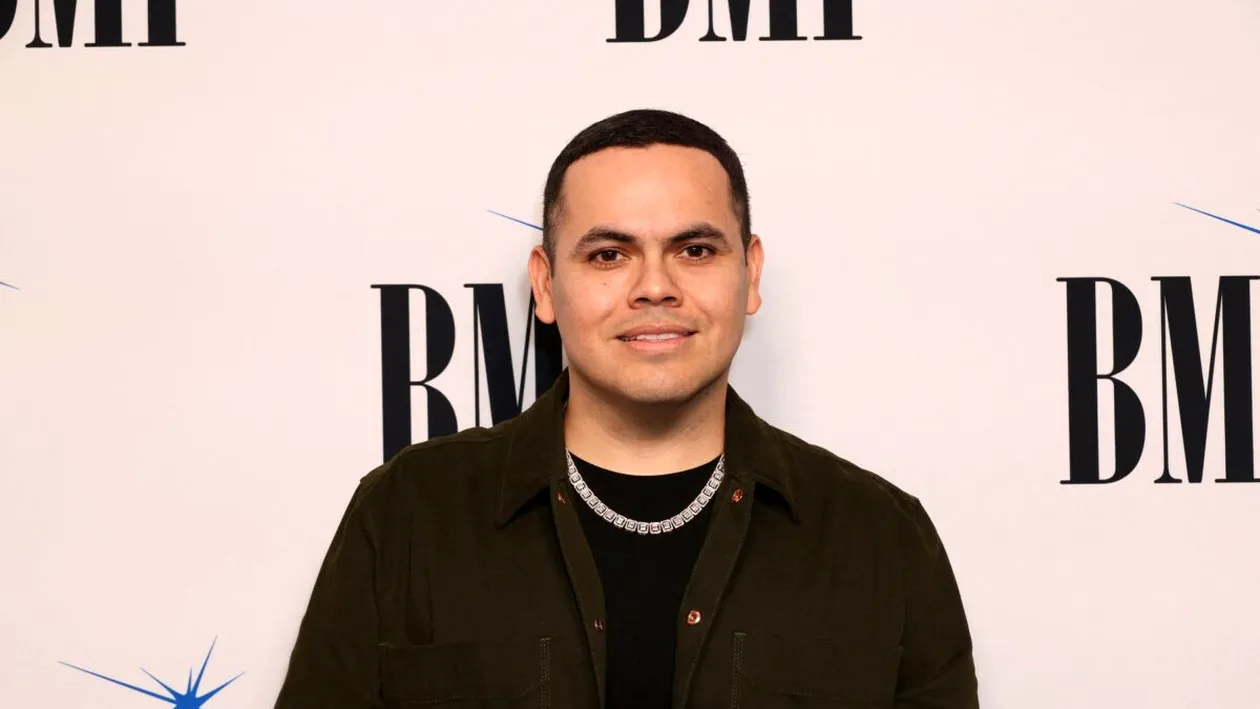 Un cântăreț devenit celebru pentru cântecele sale despre bandele de traficanți de droguri din Mexic a fost împușcat mortal