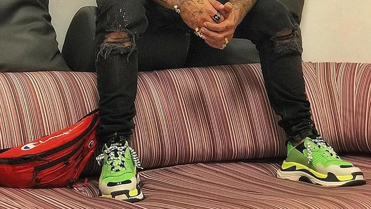 Pare banc, dar nu este! Ce facultate a făcut Alex Velea