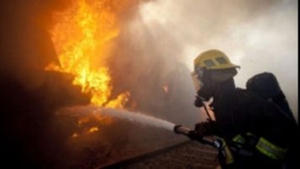 Incendiu in Capitală! Un apartament din Sectorul 6 a fost cuprins de flăcări, după ce proprietarii au uitat o lumânare aprinsă