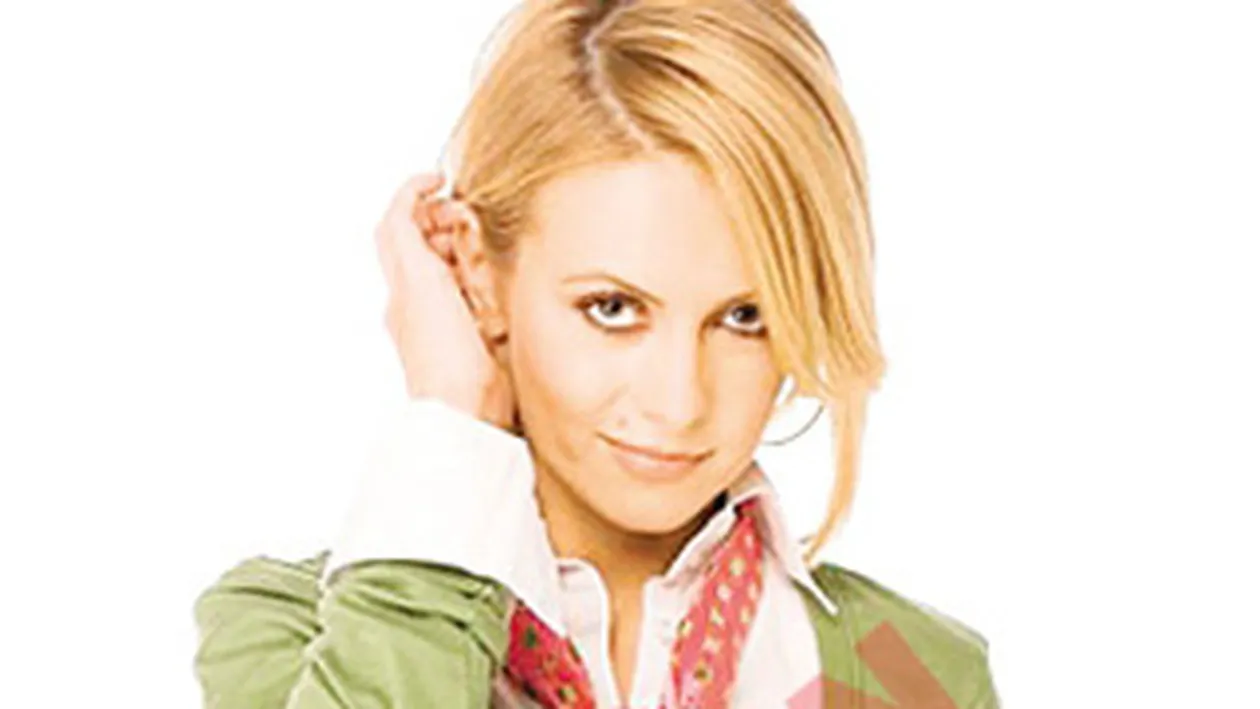 Simona Gherghe, duminica ratata la mall: Urat loc si sufocat! Oamenii sunt pierduti in vitrinele magazinelor, vanzatoarele plictisite