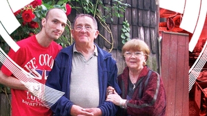 Imagini inedite din "bârlogul" în care s-a izolat o familie celebră de actori români. "Stau aproape perete în perete cu..."