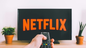 Filmul de pe NETFLIX care a rupt topurile! Povestea lui Julien, copilul al cărui Crăciun ia o întorsătură dramatică atunci când își pierde sora