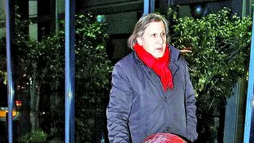 Nasty, sedinta de shopping fulger in Capitala Modei! Si-a tras abajur de boss de la Paris