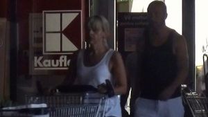 L-am filmat printre rafturi în timp ce… Managerul lui Gigi Becali nu iese din cuvântul femeii de care este… divorţat!