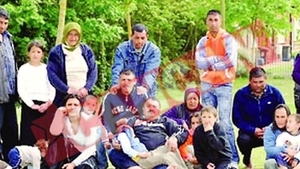 O familie de 101 romani traieste langa palatul Windsor