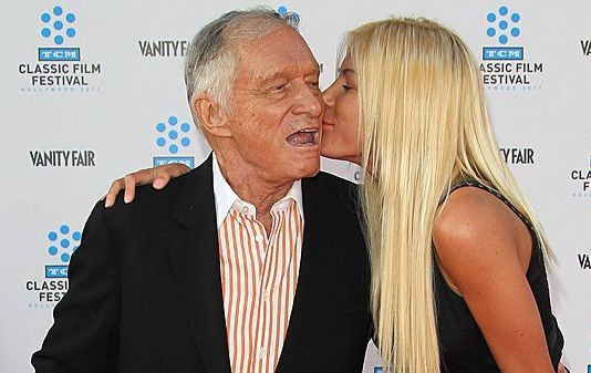 Văduva lui Hugh Hefner, prima declaraţie după moartea acestuia: „A fost un erou american!”