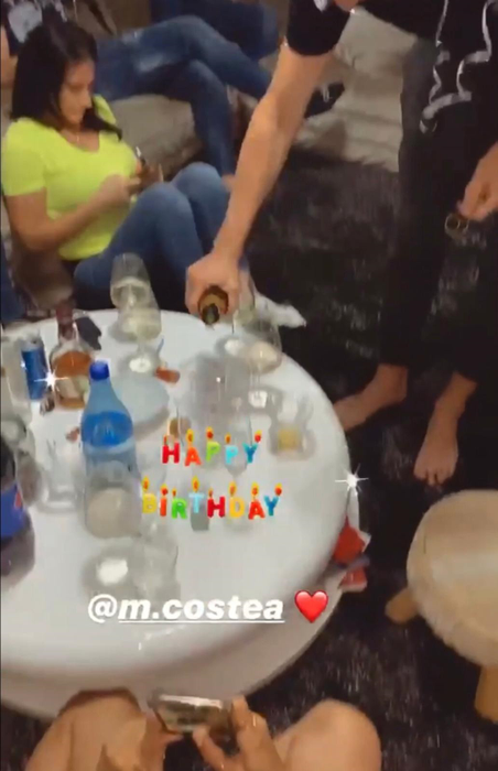 Mihai Costea, super-party în sufragerie