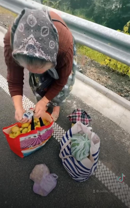 Culiță Sterp, așa cum rar se lasă văzut. Ce a făcut cântărețul în momentul în care a întâlnit o bătrână pe stradă
