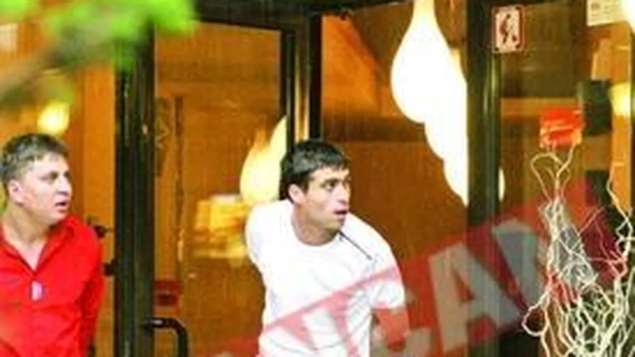 Capitanul Rapidului, prins in ofsaid de paparazzi