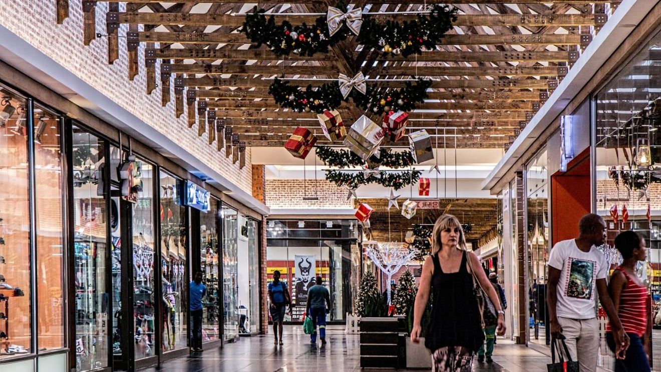 Singurul mall din București care este deschis și de Crăciun! Program special de sărbători