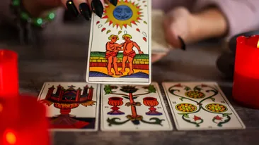 Cartea de Tarot de azi, 4 aprilie 2026. Șase de Bâte: cartea victoriei care îți spune să nu uiți de unde ai plecat