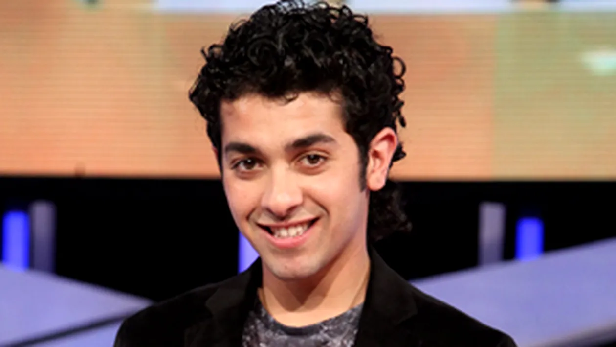 VIDEO Valentin Dinu va scoate un album in colaborare cu Andra! A cantat live piesa Ochii tai de la Holograf, la MTV