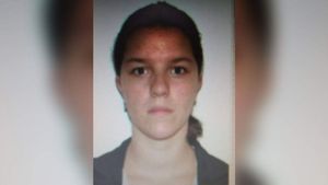 Alertă în România! Dacă o vedeți pe tânăra din imagine, sunați de urgență la 112!