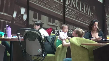 De cand a devenit tatic pentru a treia oara, toata existenta lui Marcel Pavel graviteaza in jurul primei lui fetite!