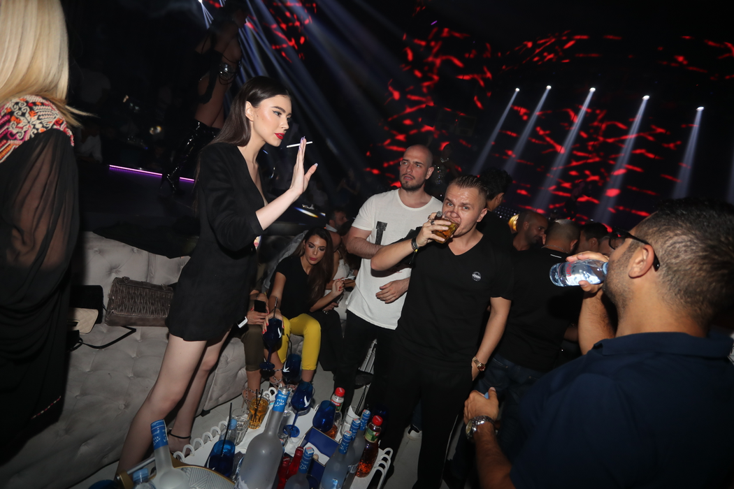 Codin Maticiuc a comandat un "fluviu" de votcă Grey Goose pe imnul Ligii Campionilor
