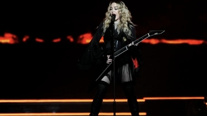 Madonna a făcut o gafă uriașă la concertul din Los Angeles. Cântăreața i-a cerut unui fan să se ridice în picioare, chiar dacă acesta era imobilizat. Iată cum a reacționa artista când a văzut!