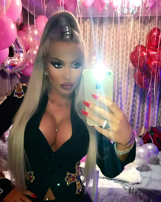 Loredana Chivu, “aroganță” maximă! Și-a cumpărat bolid de 100.000 de euro, iar fanii au luat-o la rost: “Tu cu te ocupi?” Ce a răspuns blondina