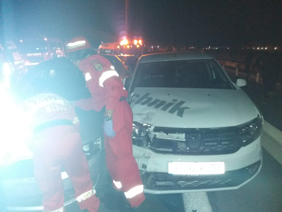 Accident în lanț pe A1! Cinci mașini sunt implicate în carambol