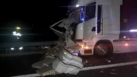 Tragedie pe autostrada A1 Lugoj - Deva. Doi bărbați au murit după ce au fost spulberați de un TIR pe banda de urgență