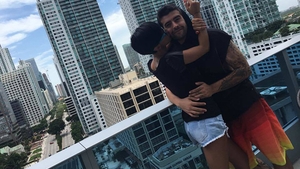 ADELINA PESTRIŢU i-a înnebunit pe americani cu silicoanele ei! Cum s-a pozat iubita lui SPEAK pe plajă, la Miami!
