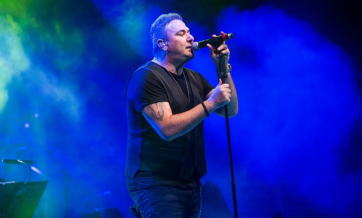 Antonis Remos a impresionat în turneele sale în Europa şi America