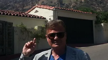 ”Fostul” Mădălinei Pamfile e printre cei mai bogaţi şi excentrici colecţionari de artă din România! ”Baronul luxului” şi-a ”personalizat” Lamborghini-ul cu numele lui