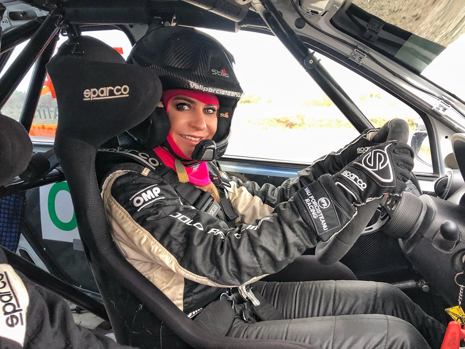 Adina Buzatu a devenit pilot de raliuri! Ce campion mare i-a stat alături