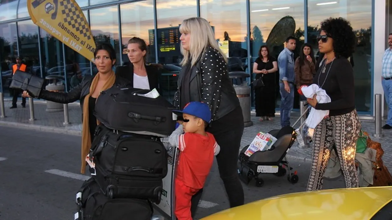 Starul international Kelis a sosit in Romania! A venit fara bodyguarzi insa a fost pazita de o persoana speciala... Fiul ei!