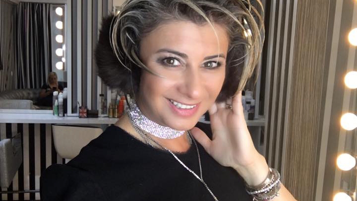 ANAMARIA PRODAN s-a pozat sexy şi a "scăpat" imaginea pe internet, apoi... TAVI CLONDA nu a mai rezistat! Ce i-a comentat