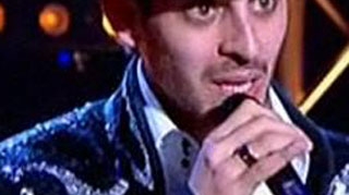 Un tanar sustine ca a fost platit ca sa-l imite pe Michael Jackson